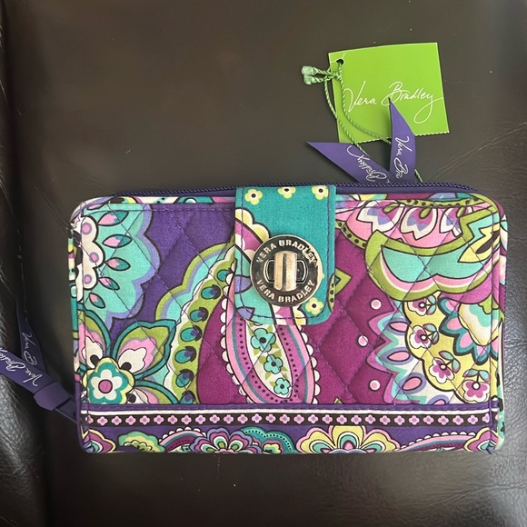 NWT - Vera Bradley Turn Lock Wallet (Retired). - Picture 1 of 10